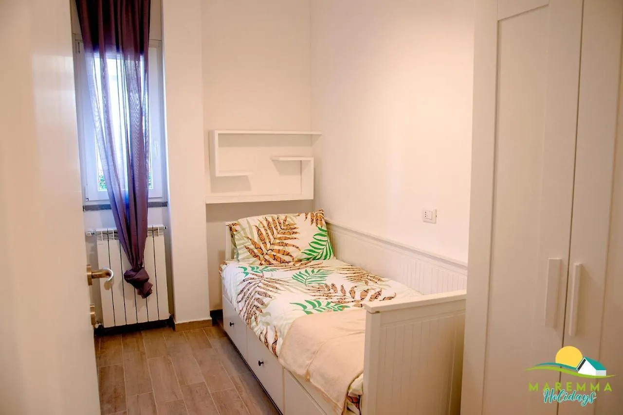 Maremma Holidays: Atene Apartment Follonica Italy