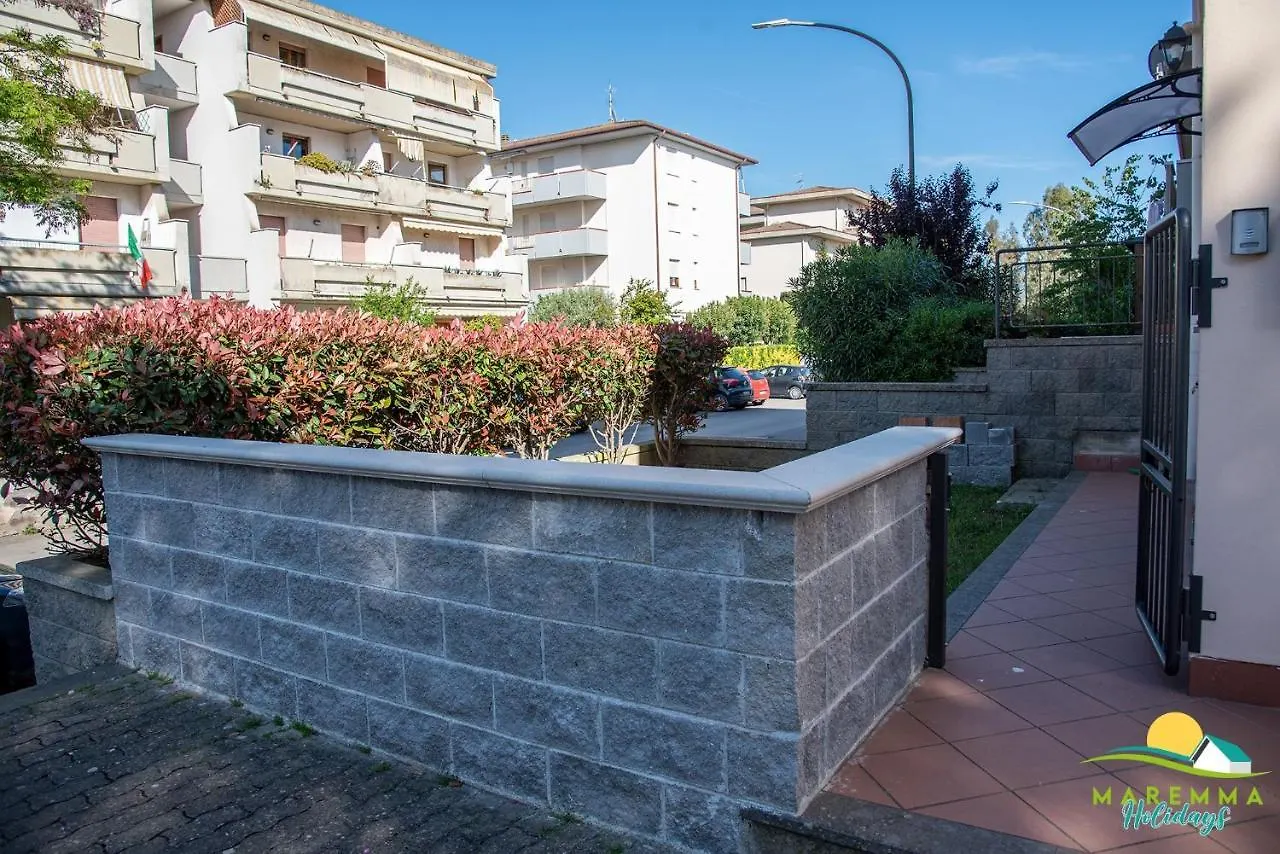 Maremma Holidays: Atene Apartment Follonica