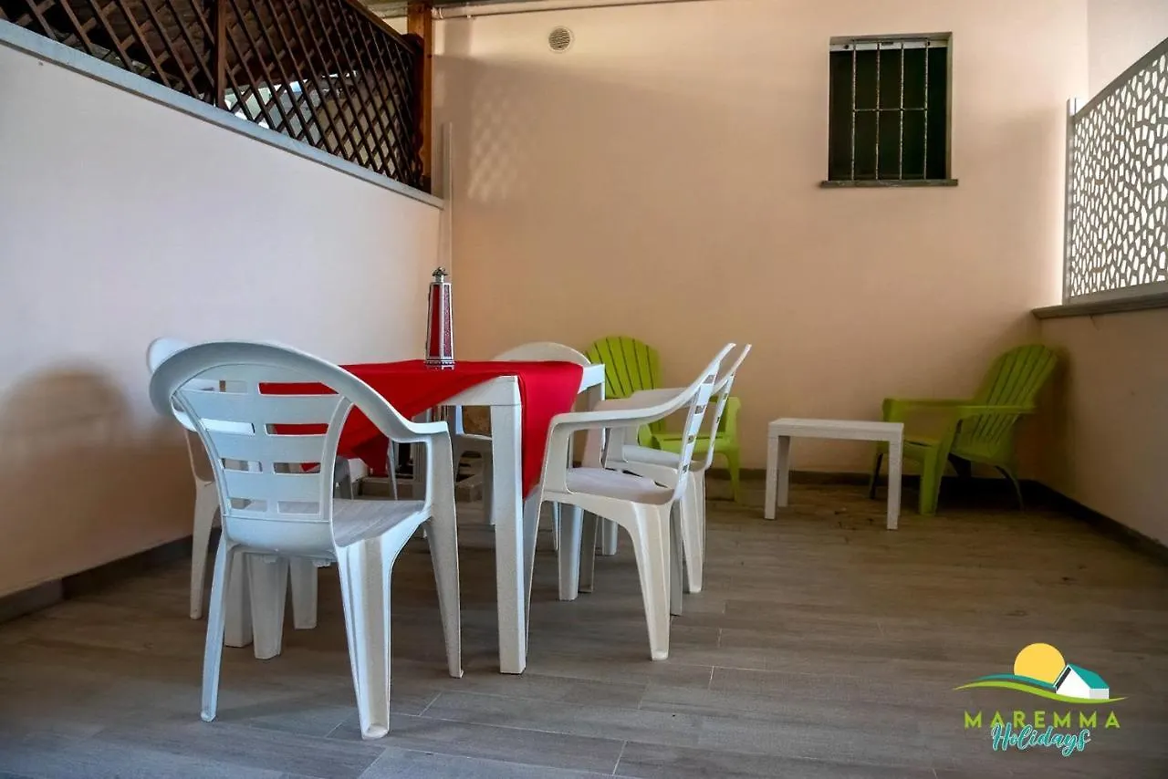 Maremma Holidays: Atene Apartment Follonica